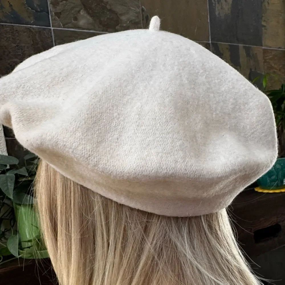 Vintage Ruth Alan beret cream color off white